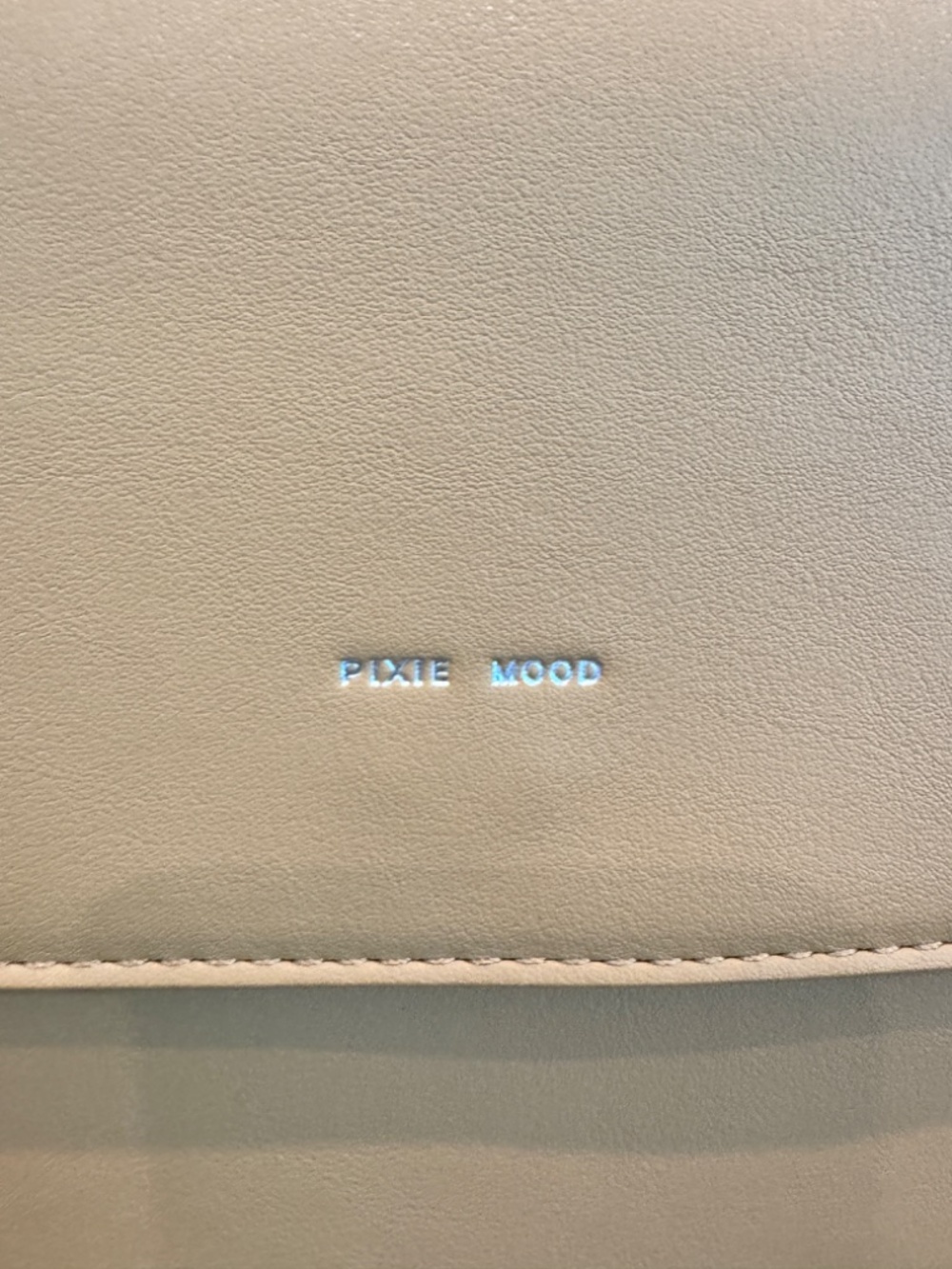 NWOT Pixie Mood Zoe Crossbody bag made from vegan faux leather - Picture 3 of 8